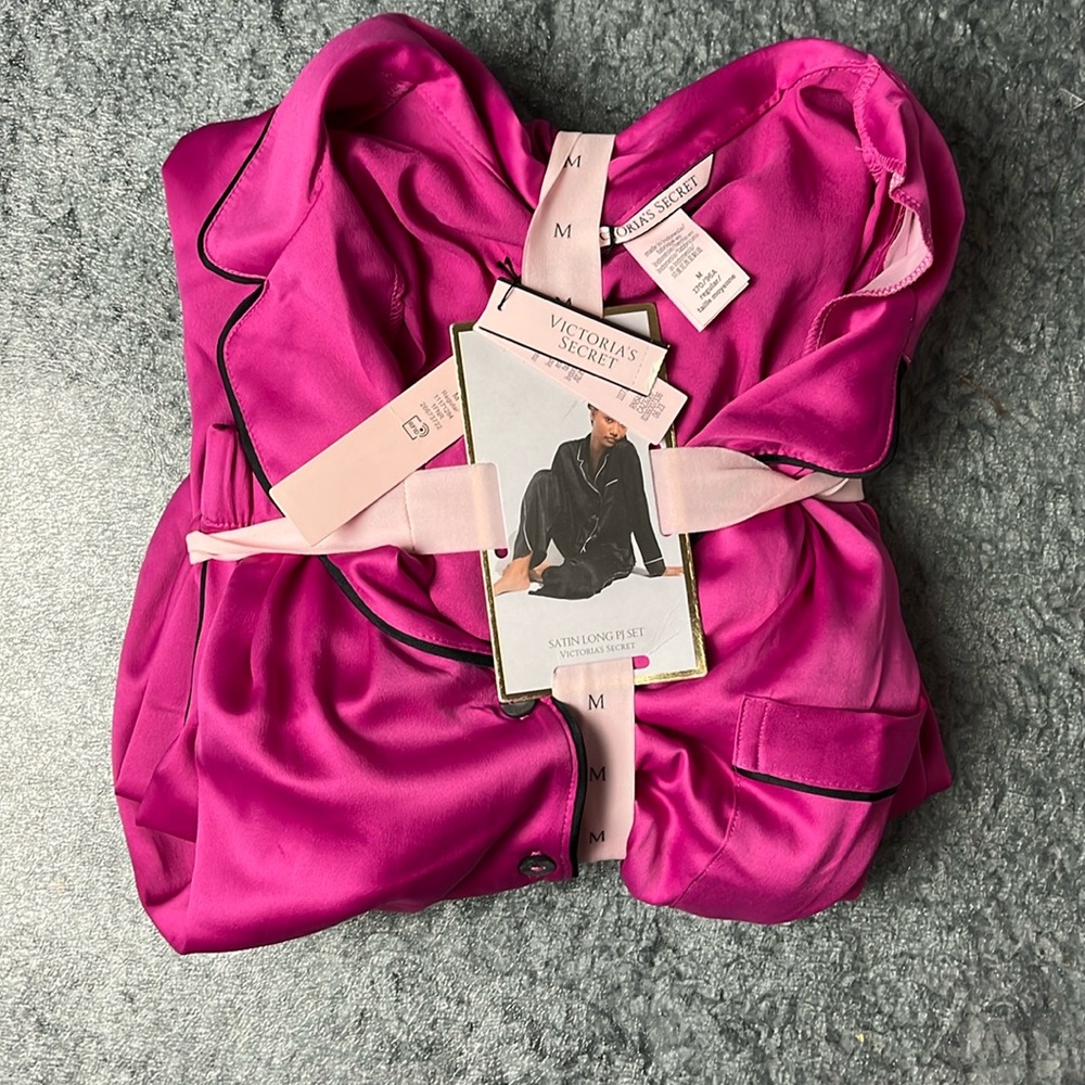 NWT VICTORIAS SECRET SATIN LONG PJ SET SIZE MEDIUM